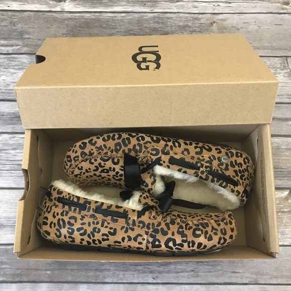 New Ugg Australia Dakota Leopard Bow Slippers - Picture 6 of 8